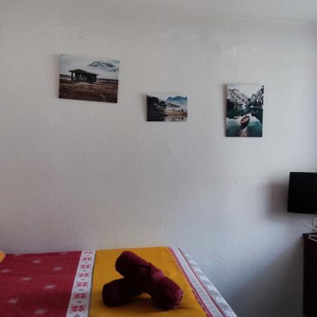 Joli Appartement Le Chamois Blanc Chamonix, Parking Екстер'єр фото