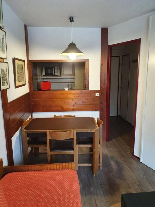 Joli Appartement Le Chamois Blanc Chamonix, Parking Екстер'єр фото