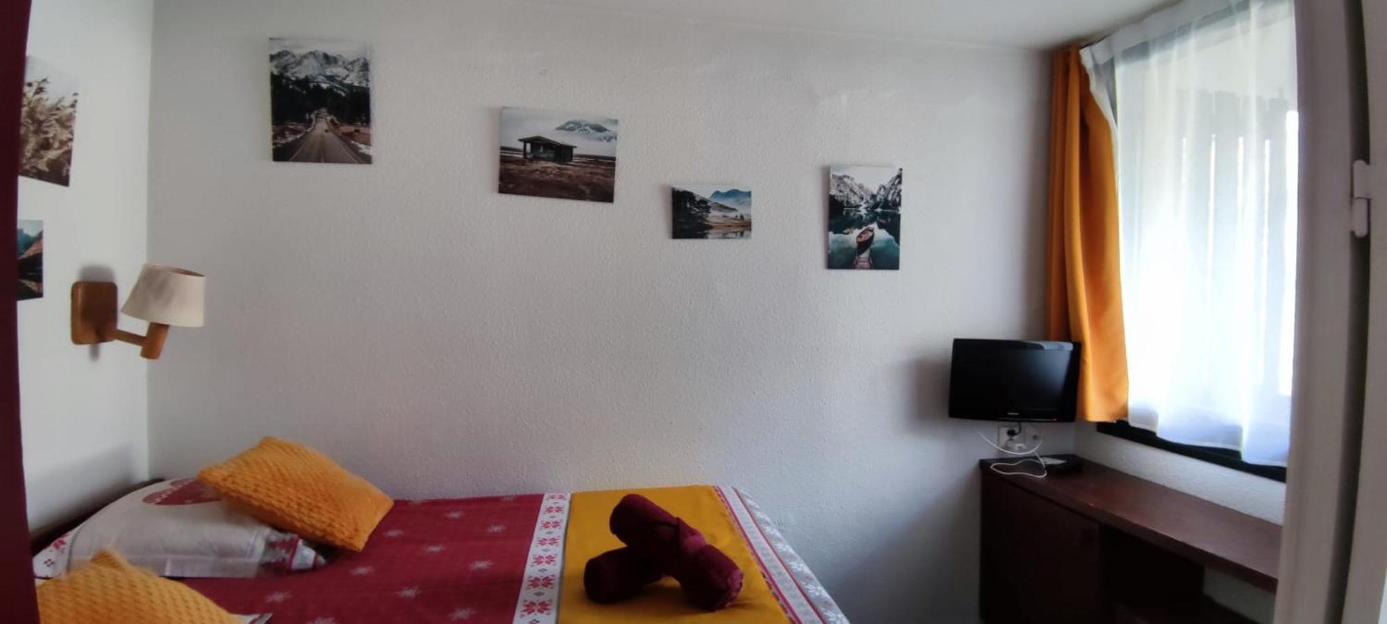 Joli Appartement Le Chamois Blanc Chamonix, Parking Екстер'єр фото